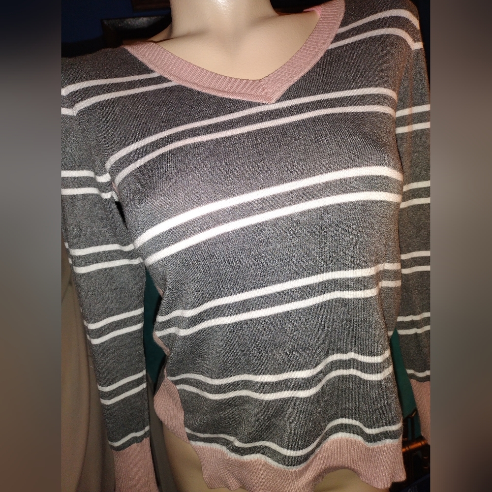 Hippie Rose V-neck Sweater- junior medium
